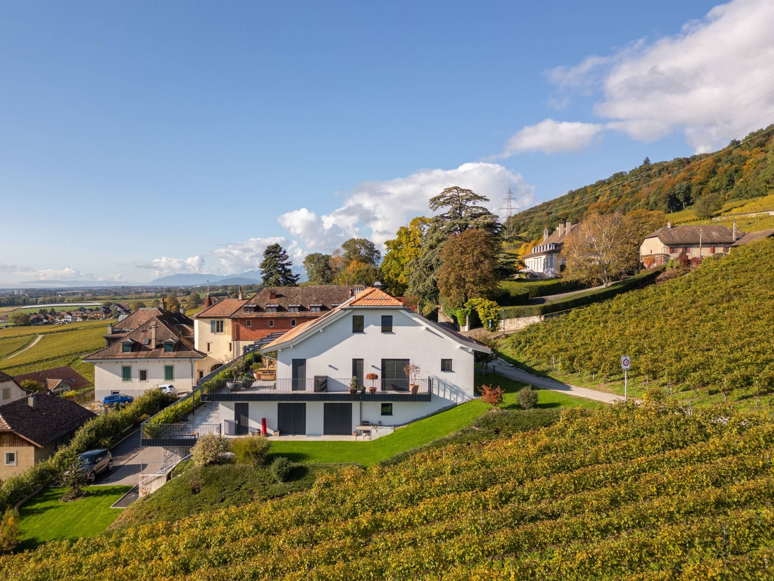 IMMEUBLE-Chemin-des-Blanches-Vignes-2-Vinzel-DRONE-HD-4